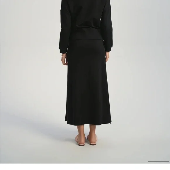 Chic Black Maxi Skirt for Women - Picture 5 of 5